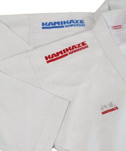 karategi Kamikaze Premier Kata schouders geborduurd in rood en blauw