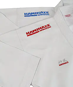 karategi Kamikaze Premier Kata schouders geborduurd in rood en blauw