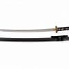 katana-met-een-scherp-mes-en-een-houten-schede