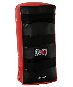 pao-de-frappe-neptunus-budo-zwart-en-rood